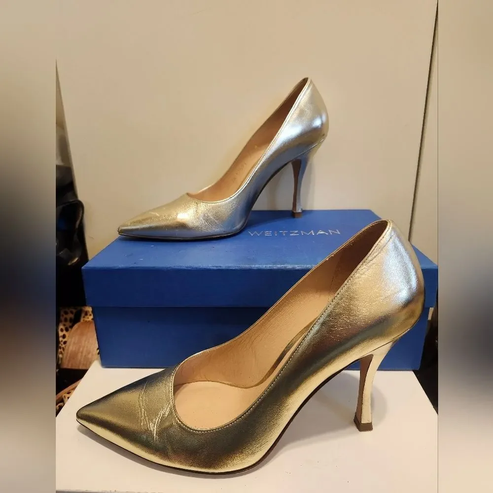 Stuart Weitzman Gold Metallic Leather Classic Stiletto Pumps Size 9 Ret.$425